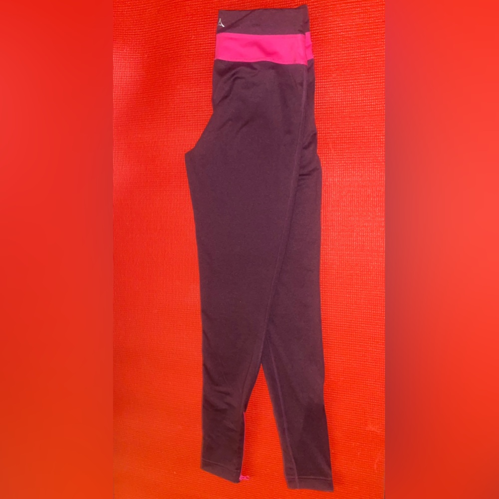 ASPIRE Activewear for Women Size Small (purple/ pink leggings)